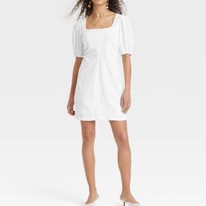 NWT Elegant White Puff Sleeve Dress